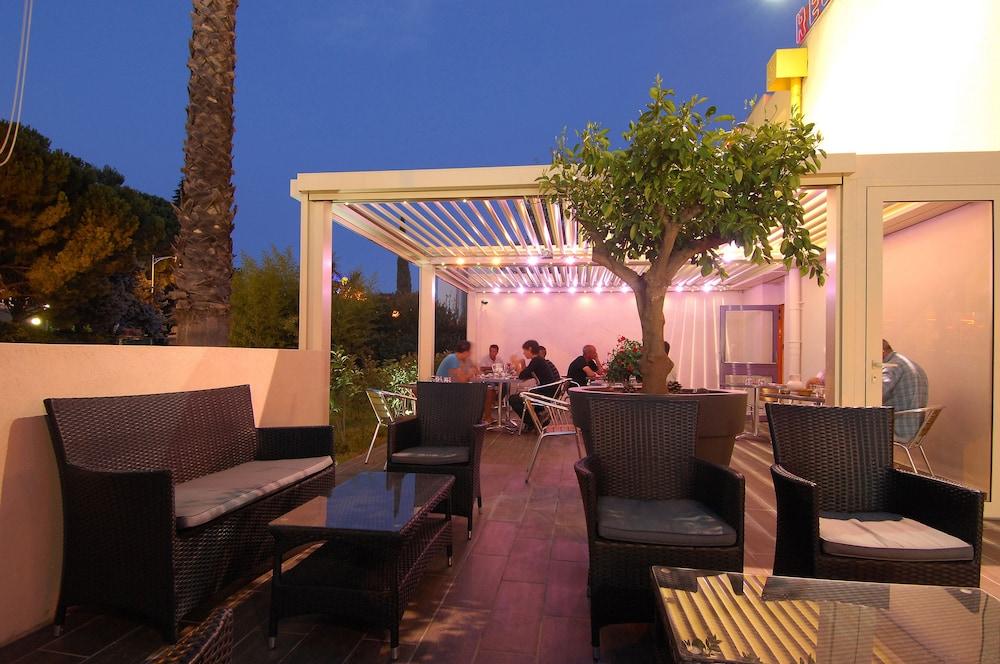 The Originals City, Hotel Nimes Costieres, Ex Inter Hotel Ngoại thất bức ảnh